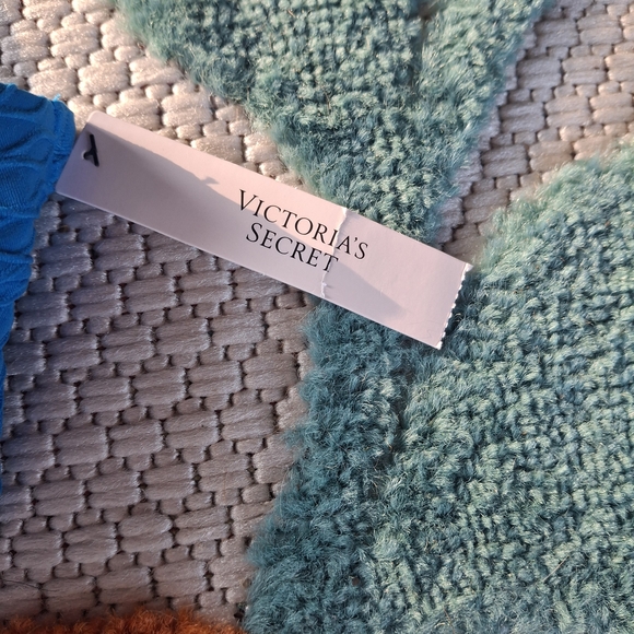 NWT Victoria's Secret Cut-Out Cheeky One Piece Swimsuit - Picture 4 of 6